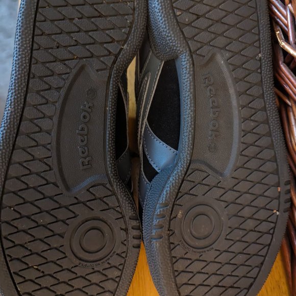 Reebok Club C! Almost new! Barely worn few times only! - Picture 6 of 9